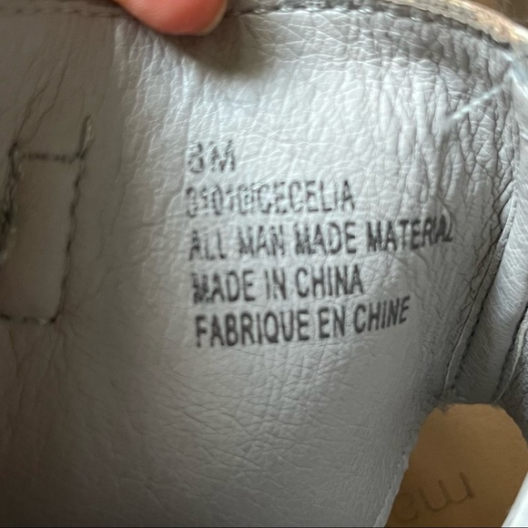 Maurices Booties Peep Toes Chunky Heel Grey Buckles Size 8 - Picture 8 of 10